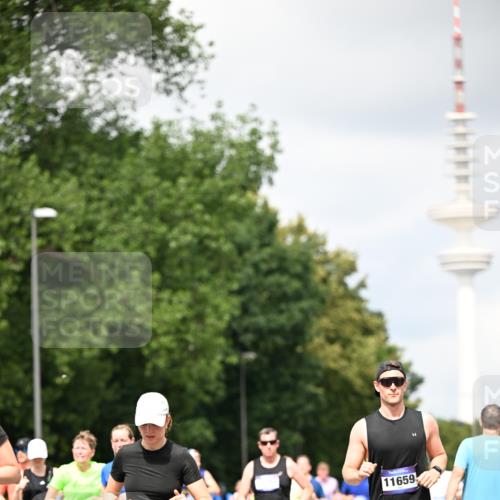 29.06.2025 - hella hamburg halbmarathon Dr. Thomas Lammeyer http://msf.ph/oto/8419159 29.06.2025 10:46:16 Kennedybrücke 1314, 1317, 1536, 1648, 2762, 2763, 3459, 3532, 3533, 4329, 4885, 5086, 5432, 5942, 6066, 6137, 6153, 6450, 6719, 6726, 6793, 6846, 6894, 7968, 8004, 8162, 8163, 8300, 8301, 8443, 8586, 9588, 10027, 10181, 10483, 10872, 11011, 11017, 11024, 11097, 11098, 11207, 11255, 11437, 11438 meine-sportfotos.de