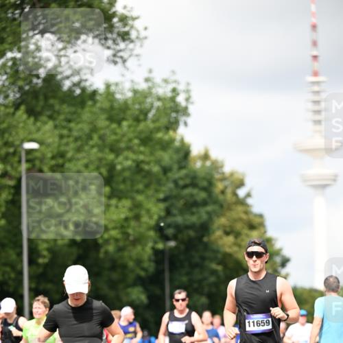 29.06.2025 - hella hamburg halbmarathon Dr. Thomas Lammeyer http://msf.ph/oto/8419170 29.06.2025 10:46:16 Kennedybrücke 1314, 1317, 1536, 1648, 2762, 2763, 3459, 3532, 3533, 4329, 4885, 5086, 5432, 5942, 6066, 6137, 6153, 6450, 6719, 6726, 6793, 6846, 6894, 7968, 8004, 8162, 8163, 8300, 8301, 8443, 8586, 9588, 10027, 10181, 10483, 10872, 11011, 11017, 11024, 11097, 11098, 11207, 11255, 11437, 11438 meine-sportfotos.de