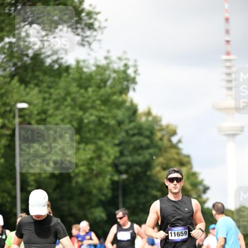 29.06.2025 - hella hamburg halbmarathon Dr. Thomas Lammeyer http://msf.ph/oto/8419183 29.06.2025 10:46:16 Kennedybrücke 1314, 1317, 1536, 1648, 2762, 2763, 3459, 3532, 3533, 4329, 4885, 5086, 5432, 5942, 6066, 6137, 6153, 6450, 6719, 6726, 6793, 6846, 6894, 7968, 8004, 8162, 8163, 8300, 8301, 8443, 8586, 9588, 10027, 10181, 10483, 10872, 11011, 11017, 11024, 11097, 11098, 11207, 11255, 11437, 11438 meine-sportfotos.de