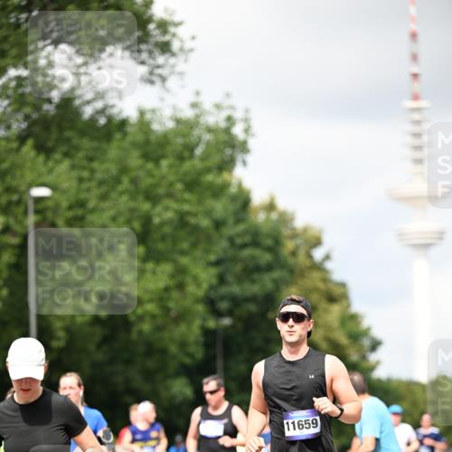 29.06.2025 - hella hamburg halbmarathon Dr. Thomas Lammeyer http://msf.ph/oto/8419195 29.06.2025 10:46:17 Kennedybrücke 1317, 1536, 1648, 2762, 2763, 3459, 3532, 3533, 4329, 4885, 5086, 5432, 5942, 6066, 6137, 6153, 6450, 6719, 6726, 6793, 6846, 6894, 7968, 8004, 8162, 8163, 8300, 8301, 8443, 8586, 9588, 10181, 10483, 10872, 11011, 11017, 11024, 11097, 11098, 11207, 11255, 11437, 11438 meine-sportfotos.de