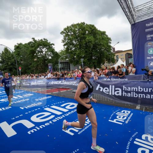 29.06.2025 - hella hamburg halbmarathon Zöllner http://msf.ph/oto/8419207 29.06.2025 10:52:22 Ziel 4140, 4419, 4587, 4837, 5087, 5482, 6164, 7896, 9074, 13211, 13707, 15446, 17773 meine-sportfotos.de