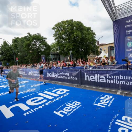 29.06.2025 - hella hamburg halbmarathon Zöllner http://msf.ph/oto/8419214 29.06.2025 10:30:12 Ziel 1758, 2689, 8323, 12308, 15507 meine-sportfotos.de