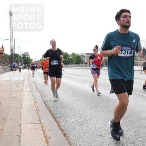 29.06.2025 - hella hamburg halbmarathon Lena Gebhardt http://msf.ph/oto/8419218 29.06.2025 10:27:22 Lombardsbrücke 4020, 17445, 15108, 14021, 7314, 234, 1530, 1793, 2045, 2306, 2775, 4358, 4372, 5285, 5494, 5495, 5707, 5825, 6214, 6259, 6637, 7234, 7314, 7764, 7944, 8056, 8281, 9349, 10077, 10158, 10412, 10413, 10465, 11110, 11256, 11766, 12500, 13462, 14020, 14021, 14206, 15108, 15641, 16479, 17049, 17427, 17445, 17791, 18012, 18097, 18766, 18976, 18978 meine-sportfotos.de