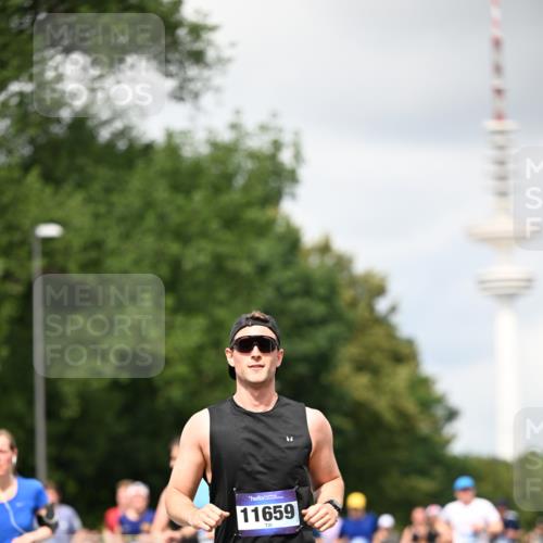29.06.2025 - hella hamburg halbmarathon Dr. Thomas Lammeyer http://msf.ph/oto/8419240 29.06.2025 10:46:18 Kennedybrücke 1317, 1536, 1648, 2762, 2763, 3459, 3532, 3533, 4329, 4885, 5432, 5942, 6066, 6137, 6153, 6450, 6719, 6726, 6793, 6846, 6894, 7968, 8004, 8162, 8163, 8300, 8301, 8443, 8586, 9588, 10181, 10483, 10872, 11011, 11017, 11024, 11097, 11098, 11207, 11255, 11437, 11438 meine-sportfotos.de