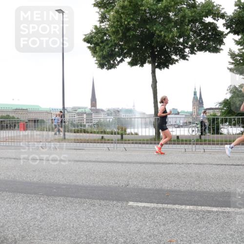 29.06.2025 - hella hamburg halbmarathon Lena Gebhardt http://msf.ph/oto/8419245 29.06.2025 10:52:14 Lombardsbrücke 1418, 1978, 2528, 3038, 3645, 4087, 4273, 4436, 4598, 4606, 4815, 5062, 5262, 5534, 6386, 6403, 6404, 6406, 6456, 6604, 6671, 6985, 7682, 7690, 7691, 7735, 7812, 8194, 8196, 8250, 8251, 8621, 9103, 9220, 9368, 9460, 9590, 9594, 9673, 9730, 9731, 10080, 10296, 10342, 10533, 10634, 10673, 10693, 10884, 11084, 11101, 11126, 11127, 11297, 11375, 11736, 11899, 11974, 12065, 12546, 12558 meine-sportfotos.de