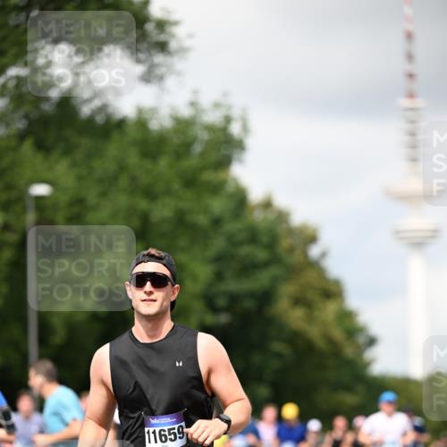 29.06.2025 - hella hamburg halbmarathon Dr. Thomas Lammeyer http://msf.ph/oto/8419250 29.06.2025 10:46:18 Kennedybrücke 1317, 1536, 1648, 2762, 2763, 3459, 3532, 3533, 4329, 4885, 5432, 5942, 6066, 6137, 6153, 6450, 6719, 6726, 6793, 6846, 6894, 7968, 8004, 8162, 8163, 8300, 8301, 8443, 8586, 9588, 10181, 10483, 10872, 11011, 11017, 11024, 11097, 11098, 11207, 11255, 11437, 11438 meine-sportfotos.de