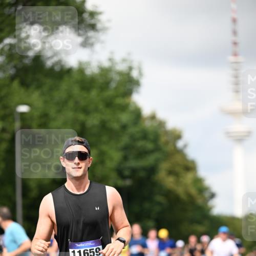 29.06.2025 - hella hamburg halbmarathon Dr. Thomas Lammeyer http://msf.ph/oto/8419257 29.06.2025 10:46:18 Kennedybrücke 1317, 1536, 1648, 2762, 2763, 3459, 3532, 3533, 4329, 4885, 5432, 5942, 6066, 6137, 6153, 6450, 6719, 6726, 6793, 6846, 6894, 7968, 8004, 8162, 8163, 8300, 8301, 8443, 8586, 9588, 10181, 10483, 10872, 11011, 11017, 11024, 11097, 11098, 11207, 11255, 11437, 11438 meine-sportfotos.de