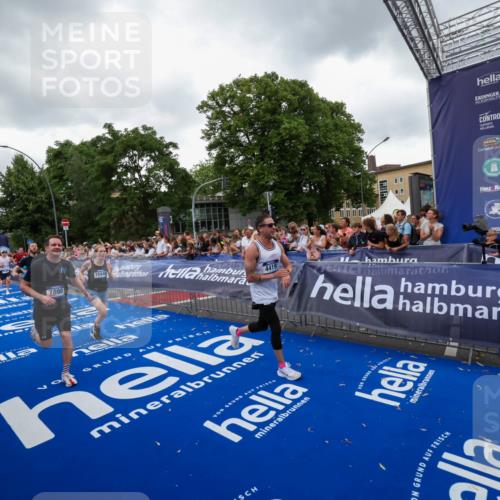 29.06.2025 - hella hamburg halbmarathon Zöllner http://msf.ph/oto/8419268 29.06.2025 10:52:24 Ziel 4140, 4419, 4587, 6164, 7896, 9074, 13211, 13707, 15144, 15446, 17773, 17997 meine-sportfotos.de
