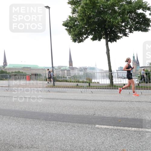 29.06.2025 - hella hamburg halbmarathon Lena Gebhardt http://msf.ph/oto/8419269 29.06.2025 10:52:14 Lombardsbrücke 1418, 1978, 2528, 3038, 3645, 4087, 4273, 4436, 4598, 4606, 4815, 5062, 5262, 5534, 6386, 6403, 6404, 6406, 6456, 6604, 6671, 6985, 7682, 7690, 7691, 7735, 7812, 8194, 8196, 8250, 8251, 8621, 9103, 9220, 9368, 9460, 9590, 9594, 9673, 9730, 9731, 10080, 10296, 10342, 10533, 10634, 10673, 10693, 10884, 11084, 11101, 11126, 11127, 11297, 11375, 11736, 11899, 11974, 12065, 12546, 12558 meine-sportfotos.de