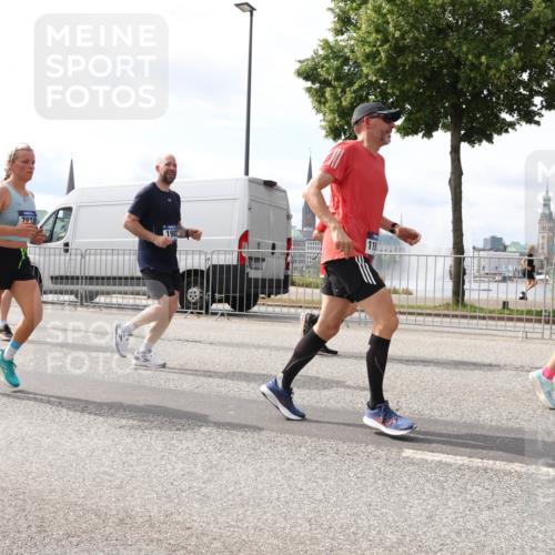 29.06.2025 - hella hamburg halbmarathon Lena Gebhardt http://msf.ph/oto/8419287 29.06.2025 10:18:12 Lombardsbrücke 7028, 11450, 1982, 1159, 1160, 1268, 1325, 1554, 1622, 1641, 1982, 2087, 2094, 2147, 2335, 2634, 2931, 3125, 3138, 3321, 3482, 3977, 4123, 4710, 4738, 4804, 5004, 5290, 5611, 5733, 5909, 6270, 6332, 7094, 7160, 7641, 7649, 7838, 7882, 7883, 8067, 8128, 8248, 8607, 8799, 9222, 9400, 9539, 9586, 9717, 9734, 9798, 9834, 9844, 9964, 10174, 10332, 10509, 10659, 10687, 10908, 12498, 13341 meine-sportfotos.de