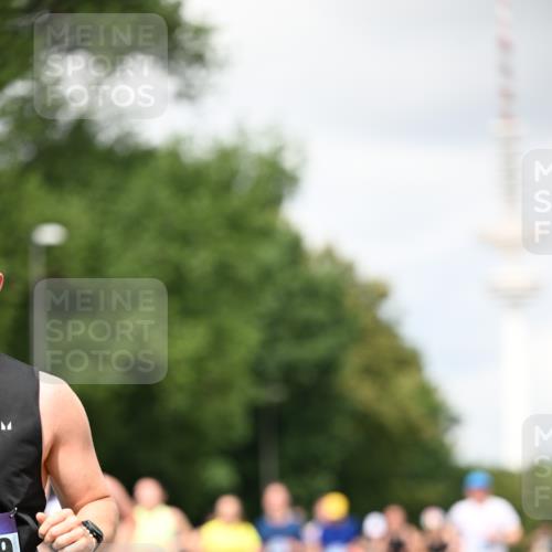 29.06.2025 - hella hamburg halbmarathon Dr. Thomas Lammeyer http://msf.ph/oto/8419296 29.06.2025 10:46:19 Kennedybrücke 1317, 1536, 1648, 2762, 2763, 3459, 3532, 3533, 4329, 4885, 5432, 5942, 6066, 6137, 6153, 6320, 6450, 6719, 6726, 6793, 6846, 6894, 7968, 8004, 8162, 8163, 8300, 8301, 8443, 8586, 8712, 9588, 10181, 10483, 10872, 11011, 11017, 11024, 11097, 11098, 11207, 11255, 11437, 11438 meine-sportfotos.de