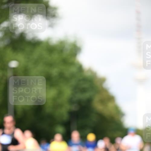 29.06.2025 - hella hamburg halbmarathon Dr. Thomas Lammeyer http://msf.ph/oto/8419310 29.06.2025 10:46:20 Kennedybrücke 1317, 1648, 1712, 2762, 2763, 3459, 3532, 3533, 4329, 4541, 4885, 5432, 5942, 6066, 6137, 6153, 6320, 6450, 6719, 6726, 6793, 6894, 7968, 8004, 8162, 8163, 8300, 8301, 8443, 8586, 8712, 9588, 10181, 10483, 10872, 11011, 11017, 11024, 11097, 11098, 11207, 11255, 11437, 11438 meine-sportfotos.de