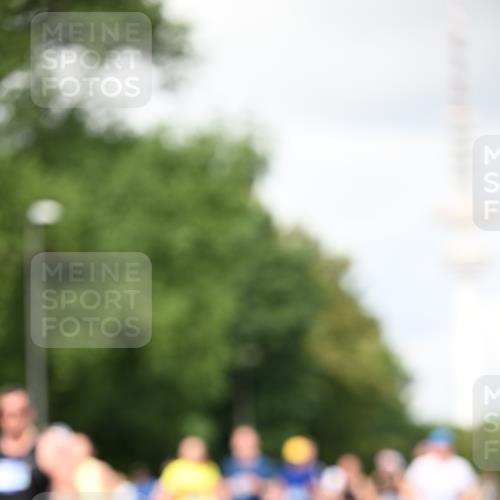 29.06.2025 - hella hamburg halbmarathon Dr. Thomas Lammeyer http://msf.ph/oto/8419314 29.06.2025 10:46:20 Kennedybrücke 1317, 1648, 1712, 2762, 2763, 3459, 3532, 3533, 4329, 4541, 4885, 5432, 5942, 6066, 6137, 6153, 6320, 6450, 6719, 6726, 6793, 6894, 7968, 8004, 8162, 8163, 8300, 8301, 8443, 8586, 8712, 9588, 10181, 10483, 10872, 11011, 11017, 11024, 11097, 11098, 11207, 11255, 11437, 11438 meine-sportfotos.de