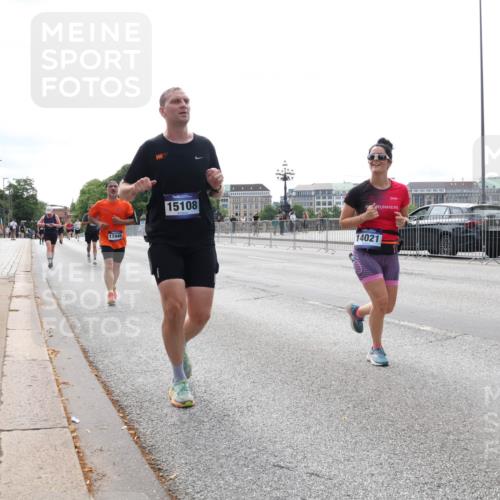 29.06.2025 - hella hamburg halbmarathon Lena Gebhardt http://msf.ph/oto/8419323 29.06.2025 10:27:23 Lombardsbrücke 17445, 15108, 14021, 234, 1530, 1793, 2306, 2775, 4358, 4372, 5285, 5494, 5495, 5707, 5825, 6214, 6259, 6637, 7234, 7314, 7764, 7944, 8056, 8085, 8281, 9349, 10077, 10158, 10412, 10413, 10465, 11110, 11256, 11766, 12500, 13462, 14020, 14021, 14206, 15108, 15641, 17049, 17427, 17445, 17791, 18012, 18097, 18766, 18976 meine-sportfotos.de