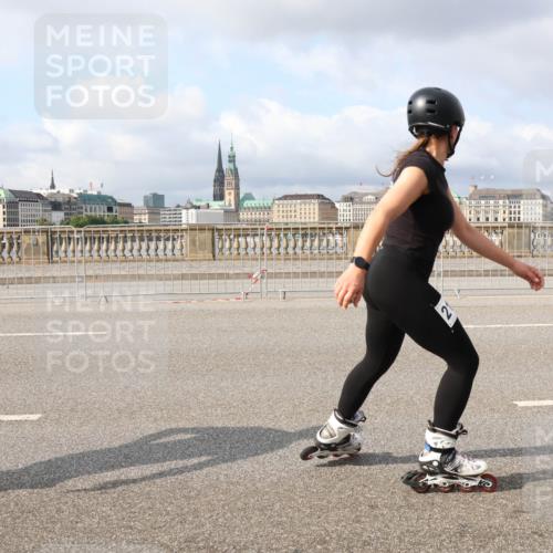 29.06.2025 - hella hamburg halbmarathon Lena Gebhardt http://msf.ph/oto/8419330 29.06.2025 08:57:30 Lombardsbrücke  meine-sportfotos.de