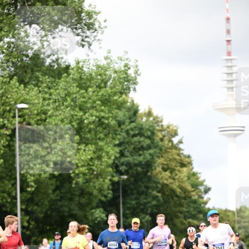 29.06.2025 - hella hamburg halbmarathon Dr. Thomas Lammeyer http://msf.ph/oto/8419352 29.06.2025 10:46:21 Kennedybrücke 1039, 1317, 1648, 1712, 2762, 2763, 3459, 3532, 3533, 4329, 4541, 4885, 5432, 5942, 6066, 6137, 6153, 6320, 6450, 6719, 6726, 6793, 6894, 7968, 8004, 8162, 8163, 8443, 8586, 8712, 9588, 10181, 10483, 10872, 11011, 11017, 11024, 11097, 11098, 11207, 11255, 11437 meine-sportfotos.de