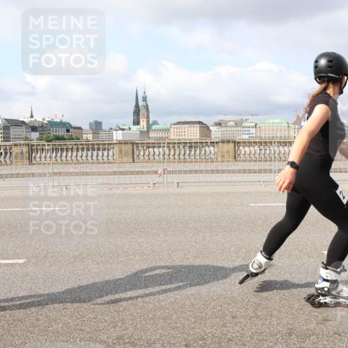 29.06.2025 - hella hamburg halbmarathon Lena Gebhardt http://msf.ph/oto/8419362 29.06.2025 08:57:30 Lombardsbrücke  meine-sportfotos.de