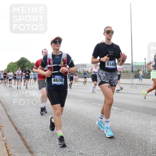 29.06.2025 - hella hamburg halbmarathon Lena Gebhardt http://msf.ph/oto/8419367 29.06.2025 10:52:15 Lombardsbrücke 4606, 9340, 11126, 1418, 1978, 2420, 2528, 3038, 3645, 4087, 4273, 4436, 4598, 4606, 4815, 5062, 5262, 5360, 5534, 6386, 6403, 6404, 6406, 6456, 6604, 6671, 6985, 7682, 7690, 7691, 7735, 7812, 8194, 8196, 8250, 8251, 8621, 9103, 9220, 9368, 9460, 9590, 9594, 9673, 9730, 9731, 10080, 10296, 10342, 10392, 10533, 10634, 10673, 10693, 10884, 11084, 11101, 11126, 11127, 11297, 11375, 11736, 11899, 11974, 12065, 12546, 12558 meine-sportfotos.de