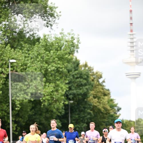 29.06.2025 - hella hamburg halbmarathon Dr. Thomas Lammeyer http://msf.ph/oto/8419390 29.06.2025 10:46:22 Kennedybrücke 1039, 1317, 1648, 1712, 2762, 2763, 2974, 3459, 3532, 3533, 4329, 4541, 4885, 5432, 5671, 5942, 6066, 6137, 6153, 6320, 6450, 6719, 6726, 6793, 7968, 8004, 8162, 8163, 8443, 8586, 8712, 9588, 10181, 10483, 10872, 11011, 11017, 11024, 11097, 11098, 11207, 11255 meine-sportfotos.de