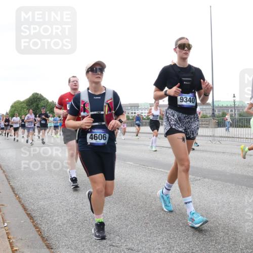 29.06.2025 - hella hamburg halbmarathon Lena Gebhardt http://msf.ph/oto/8419391 29.06.2025 10:52:16 Lombardsbrücke 9340, 4606, 11127, 11126, 1418, 1978, 2420, 2528, 3038, 3645, 4087, 4273, 4436, 4598, 4606, 4815, 5062, 5262, 5360, 6386, 6403, 6404, 6406, 6456, 6604, 6671, 6985, 7682, 7690, 7691, 7735, 7812, 8194, 8196, 8250, 8251, 8621, 9068, 9103, 9220, 9368, 9460, 9590, 9594, 9673, 9730, 9731, 10080, 10296, 10342, 10392, 10533, 10634, 10673, 10884, 10928, 11084, 11101, 11126, 11127, 11297, 11375, 11736, 11899, 11974, 12065, 12546, 12558 meine-sportfotos.de
