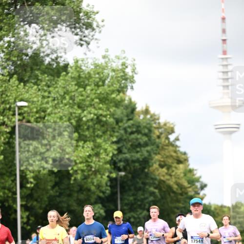 29.06.2025 - hella hamburg halbmarathon Dr. Thomas Lammeyer http://msf.ph/oto/8419395 29.06.2025 10:46:22 Kennedybrücke 1039, 1317, 1648, 1712, 2762, 2763, 2974, 3459, 3532, 3533, 4329, 4541, 4885, 5432, 5671, 5942, 6066, 6137, 6153, 6320, 6450, 6719, 6726, 6793, 7968, 8004, 8162, 8163, 8443, 8586, 8712, 9588, 10181, 10483, 10872, 11011, 11017, 11024, 11097, 11098, 11207, 11255 meine-sportfotos.de
