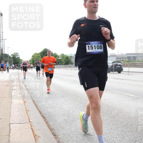 29.06.2025 - hella hamburg halbmarathon Lena Gebhardt http://msf.ph/oto/8419411 29.06.2025 10:27:24 Lombardsbrücke 17445, 15108, 140, 1530, 1793, 2306, 2775, 4358, 4372, 5285, 5494, 5495, 5707, 5825, 6214, 6259, 6637, 7234, 7314, 7764, 7944, 7978, 8056, 8085, 8281, 9349, 10077, 10158, 10412, 10413, 10465, 11110, 11256, 11766, 12500, 13462, 14020, 14021, 14206, 15108, 15641, 17049, 17427, 17445, 17791, 18012, 18097, 18766, 18976 meine-sportfotos.de