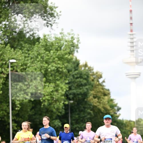 29.06.2025 - hella hamburg halbmarathon Dr. Thomas Lammeyer http://msf.ph/oto/8419420 29.06.2025 10:46:23 Kennedybrücke 1039, 1317, 1648, 1712, 2762, 2763, 2974, 3326, 3459, 3532, 3568, 4329, 4541, 4885, 5432, 5671, 5942, 6066, 6137, 6153, 6320, 6450, 6719, 6726, 6793, 7968, 8004, 8162, 8163, 8443, 8586, 8712, 9588, 10181, 10483, 10872, 11011, 11017, 11097, 11098, 11207, 11255 meine-sportfotos.de