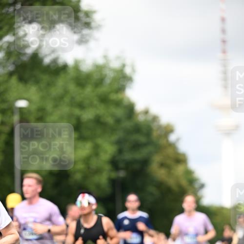 29.06.2025 - hella hamburg halbmarathon Dr. Thomas Lammeyer http://msf.ph/oto/8419530 29.06.2025 10:46:27 Kennedybrücke 1039, 1648, 1712, 2762, 2763, 2974, 3276, 3326, 3459, 3568, 4329, 4541, 4885, 5432, 5671, 5942, 6066, 6137, 6153, 6320, 6450, 6726, 6793, 7022, 7023, 7968, 8004, 8162, 8163, 8712, 9588, 10181, 10872, 11011, 11017, 11098, 11207, 11255 meine-sportfotos.de