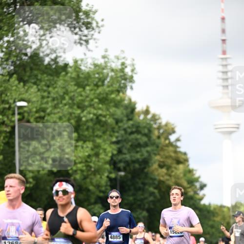 29.06.2025 - hella hamburg halbmarathon Dr. Thomas Lammeyer http://msf.ph/oto/8419537 29.06.2025 10:46:28 Kennedybrücke 1039, 1648, 1712, 2762, 2763, 2974, 3276, 3326, 3459, 3568, 4329, 4385, 4541, 4885, 5432, 5671, 5942, 6066, 6137, 6153, 6320, 6450, 6726, 7022, 7023, 7968, 8004, 8162, 8163, 8712, 9588, 10181, 10872, 11011, 11017, 11098, 11255 meine-sportfotos.de