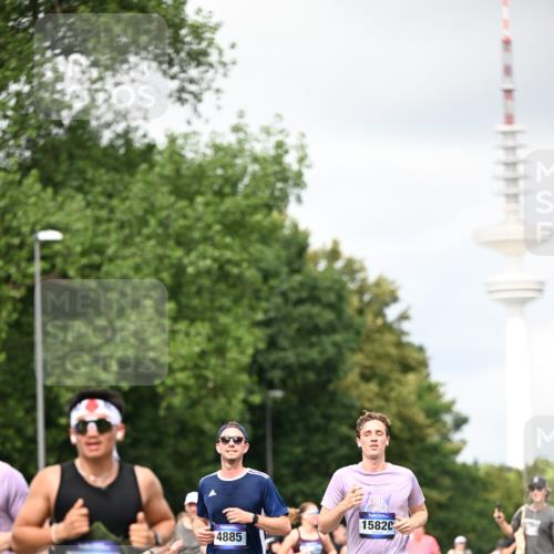 29.06.2025 - hella hamburg halbmarathon Dr. Thomas Lammeyer http://msf.ph/oto/8419550 29.06.2025 10:46:28 Kennedybrücke 1039, 1648, 1712, 2762, 2763, 2974, 3276, 3326, 3459, 3568, 4329, 4385, 4541, 4885, 5432, 5671, 5942, 6066, 6137, 6153, 6320, 6450, 6726, 7022, 7023, 7968, 8004, 8162, 8163, 8712, 9588, 10181, 10872, 11011, 11017, 11098, 11255 meine-sportfotos.de