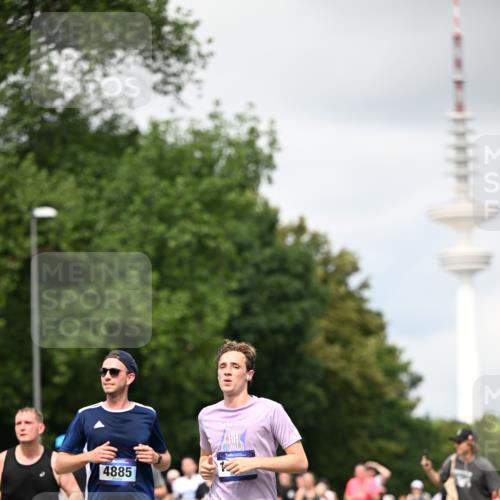 29.06.2025 - hella hamburg halbmarathon Dr. Thomas Lammeyer http://msf.ph/oto/8419591 29.06.2025 10:46:29 Kennedybrücke 1039, 1648, 1712, 2762, 2974, 3276, 3326, 3459, 3568, 4329, 4385, 4541, 4735, 4736, 4885, 5432, 5671, 5942, 6137, 6153, 6320, 6450, 6726, 7022, 7023, 7968, 8004, 8162, 8163, 8712, 9588, 10181, 10872, 11011, 11017, 11098 meine-sportfotos.de