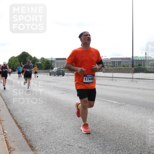 29.06.2025 - hella hamburg halbmarathon Lena Gebhardt http://msf.ph/oto/8419592 29.06.2025 10:27:25 Lombardsbrücke 17445, 1530, 1793, 2306, 2775, 3389, 4358, 4372, 5285, 5494, 5495, 5707, 5825, 6214, 6259, 6637, 7234, 7314, 7764, 7944, 7978, 8056, 8085, 8281, 9349, 10077, 10158, 10412, 10413, 10465, 11110, 11256, 11766, 12500, 13462, 14020, 14021, 14206, 15108, 15641, 16838, 17049, 17427, 17445, 17791, 18012, 18097, 18766, 18976 meine-sportfotos.de