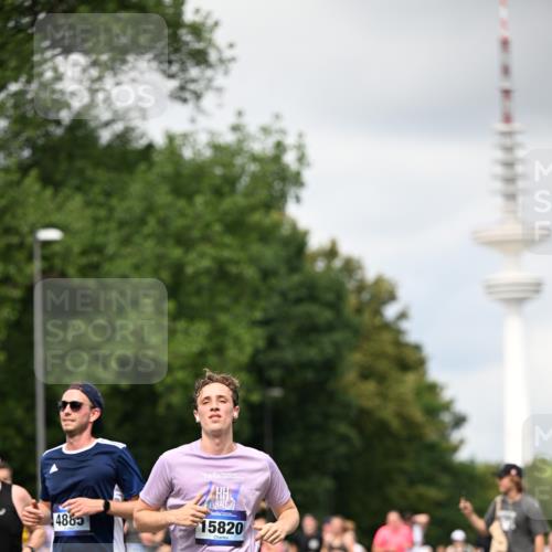 29.06.2025 - hella hamburg halbmarathon Dr. Thomas Lammeyer http://msf.ph/oto/8419600 29.06.2025 10:46:30 Kennedybrücke 1039, 1648, 1712, 2069, 2974, 3276, 3326, 3459, 3568, 4329, 4385, 4541, 4735, 4736, 4885, 5432, 5671, 5942, 6137, 6153, 6320, 6450, 6726, 7022, 7023, 7968, 8004, 8014, 8162, 8163, 8712, 9588, 10181, 10532, 10872, 11011, 11017, 11098 meine-sportfotos.de