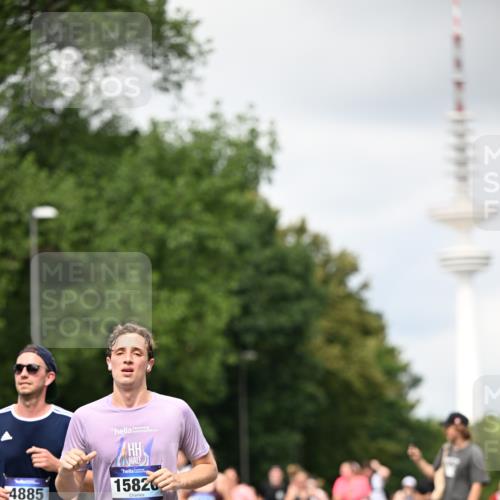 29.06.2025 - hella hamburg halbmarathon Dr. Thomas Lammeyer http://msf.ph/oto/8419616 29.06.2025 10:46:30 Kennedybrücke 1039, 1648, 1712, 2069, 2974, 3276, 3326, 3459, 3568, 4329, 4385, 4541, 4735, 4736, 4885, 5432, 5671, 5942, 6137, 6153, 6320, 6450, 6726, 7022, 7023, 7968, 8004, 8014, 8162, 8163, 8712, 9588, 10181, 10532, 10872, 11011, 11017, 11098 meine-sportfotos.de