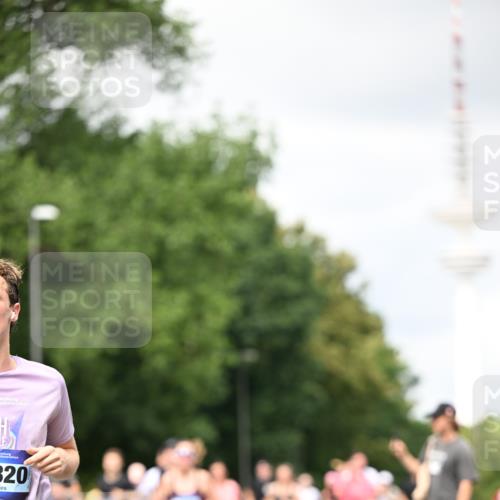 29.06.2025 - hella hamburg halbmarathon Dr. Thomas Lammeyer http://msf.ph/oto/8419639 29.06.2025 10:46:31 Kennedybrücke 1039, 1648, 1712, 2069, 2974, 3276, 3326, 3459, 3568, 4329, 4385, 4541, 4735, 4736, 4885, 5432, 5671, 5942, 6137, 6153, 6320, 6450, 6726, 7022, 7023, 7968, 8004, 8014, 8162, 8163, 8712, 9588, 10181, 10532, 10872, 11011, 11017, 11098 meine-sportfotos.de