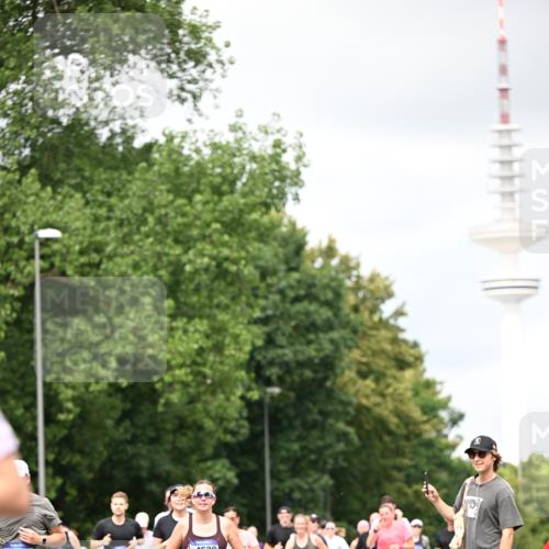 29.06.2025 - hella hamburg halbmarathon Dr. Thomas Lammeyer http://msf.ph/oto/8419641 29.06.2025 10:46:31 Kennedybrücke 1039, 1648, 1712, 2069, 2974, 3276, 3326, 3459, 3568, 4329, 4385, 4541, 4735, 4736, 4885, 5432, 5671, 5942, 6137, 6153, 6320, 6450, 6726, 7022, 7023, 7968, 8004, 8014, 8162, 8163, 8712, 9588, 10181, 10532, 10872, 11011, 11017, 11098 meine-sportfotos.de