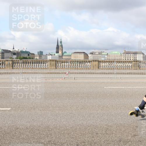 29.06.2025 - hella hamburg halbmarathon Lena Gebhardt http://msf.ph/oto/8419649 29.06.2025 08:57:30 Lombardsbrücke 373, 373 meine-sportfotos.de