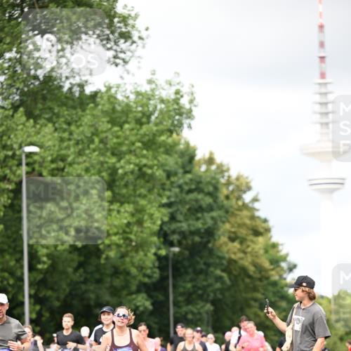 29.06.2025 - hella hamburg halbmarathon Dr. Thomas Lammeyer http://msf.ph/oto/8419652 29.06.2025 10:46:32 Kennedybrücke 1039, 1648, 1712, 2069, 2974, 3276, 3326, 3459, 3568, 4329, 4385, 4541, 4735, 4736, 4885, 5432, 5671, 5942, 6137, 6153, 6320, 6450, 6726, 7022, 7023, 7968, 8004, 8014, 8162, 8163, 8712, 9588, 10181, 10532, 10872, 11011, 11017, 11098 meine-sportfotos.de