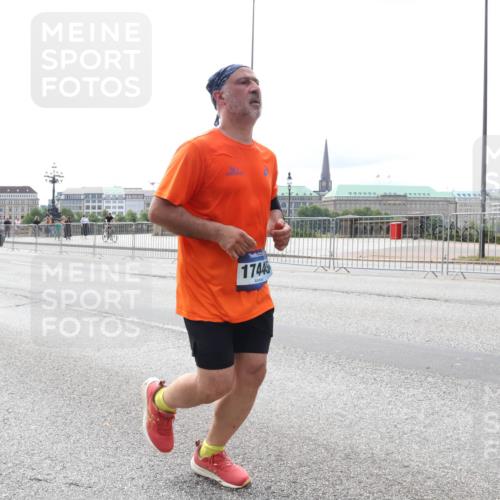 29.06.2025 - hella hamburg halbmarathon Lena Gebhardt http://msf.ph/oto/8419664 29.06.2025 10:27:26 Lombardsbrücke 11256, 17445, 1530, 1793, 2080, 2306, 2775, 3389, 4358, 4372, 5285, 5494, 5495, 5707, 5825, 6214, 6259, 6637, 7234, 7314, 7764, 7944, 7978, 8056, 8085, 8281, 9349, 10077, 10158, 10412, 10413, 10465, 11110, 11256, 11766, 12500, 13462, 14020, 14021, 14206, 15108, 15641, 16838, 17049, 17427, 17445, 17791, 18012, 18097, 18301, 18766, 18976 meine-sportfotos.de