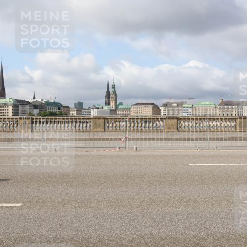 29.06.2025 - hella hamburg halbmarathon Lena Gebhardt http://msf.ph/oto/8419676 29.06.2025 08:57:38 Lombardsbrücke  meine-sportfotos.de