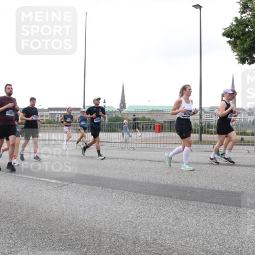 29.06.2025 - hella hamburg halbmarathon Lena Gebhardt http://msf.ph/oto/8419695 29.06.2025 10:52:18 Lombardsbrücke 94, 8251, 6985, 12089, 1418, 1978, 2420, 2528, 2983, 3038, 3645, 4087, 4273, 4436, 4598, 4606, 4815, 5062, 5262, 5360, 6386, 6403, 6404, 6406, 6456, 6671, 6985, 7511, 7682, 7690, 7691, 7735, 7812, 8194, 8196, 8250, 8251, 8621, 9068, 9070, 9103, 9220, 9368, 9460, 9590, 9594, 9673, 9730, 9731, 10080, 10296, 10342, 10392, 10533, 10634, 10673, 10884, 10928, 11084, 11101, 11126, 11127, 11297, 11375, 11736, 11899, 11974, 12546, 12558 meine-sportfotos.de