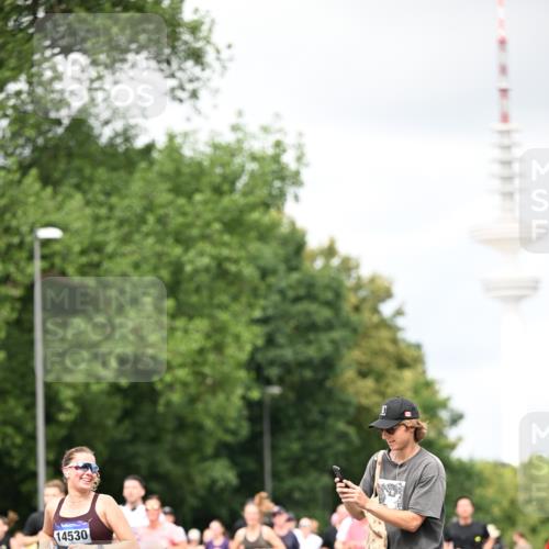 29.06.2025 - hella hamburg halbmarathon Dr. Thomas Lammeyer http://msf.ph/oto/8419715 29.06.2025 10:46:34 Kennedybrücke 1039, 1648, 1712, 2069, 2974, 3276, 3326, 3459, 3568, 4329, 4385, 4541, 4735, 4736, 4885, 5432, 5671, 6137, 6153, 6320, 6450, 7022, 7023, 7968, 8004, 8014, 8162, 8163, 8712, 9588, 10181, 10532, 10872, 11011, 11017, 11098 meine-sportfotos.de