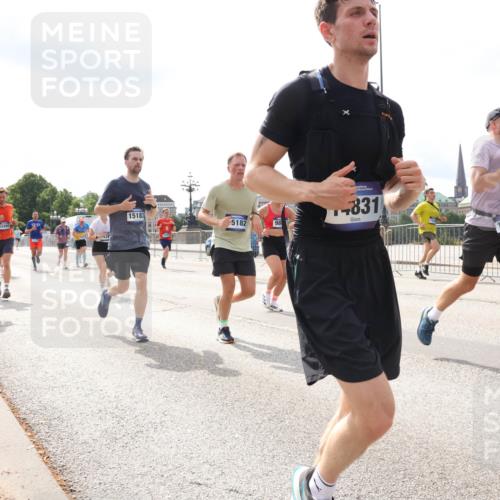 29.06.2025 - hella hamburg halbmarathon Lena Gebhardt http://msf.ph/oto/8419753 29.06.2025 10:18:15 Lombardsbrücke 12939, 15183, 1249, 5182, 98, 831, 161, 1159, 1160, 1234, 1268, 1325, 1554, 1622, 1641, 1820, 1982, 2087, 2147, 2335, 2634, 2931, 3125, 3138, 3321, 3482, 3977, 4123, 4383, 4710, 4738, 4804, 5004, 5290, 5611, 5733, 5909, 6270, 6332, 6533, 7094, 7160, 7641, 7649, 7838, 7882, 7883, 8067, 8128, 8248, 8341, 8607, 8799, 9222, 9539, 9586, 9658, 9717, 9734, 9748, 9798, 9834, 9844, 9964, 10174, 10332, 10509, 10659, 10687, 10908, 12498, 13341 meine-sportfotos.de