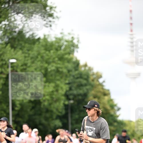 29.06.2025 - hella hamburg halbmarathon Dr. Thomas Lammeyer http://msf.ph/oto/8419754 29.06.2025 10:46:35 Kennedybrücke 1039, 1648, 1712, 2069, 2974, 3276, 3326, 3459, 3568, 4329, 4385, 4541, 4735, 4736, 4885, 5432, 5671, 6137, 6153, 6320, 6450, 7022, 7023, 7040, 7968, 8004, 8014, 8162, 8163, 8712, 9588, 10532, 10872, 11011, 11017, 11098 meine-sportfotos.de