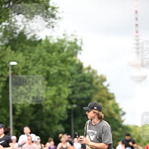 29.06.2025 - hella hamburg halbmarathon Dr. Thomas Lammeyer http://msf.ph/oto/8419758 29.06.2025 10:46:35 Kennedybrücke 1039, 1648, 1712, 2069, 2974, 3276, 3326, 3459, 3568, 4329, 4385, 4541, 4735, 4736, 4885, 5432, 5671, 6137, 6153, 6320, 6450, 7022, 7023, 7040, 7968, 8004, 8014, 8162, 8163, 8712, 9588, 10532, 10872, 11011, 11017, 11098 meine-sportfotos.de
