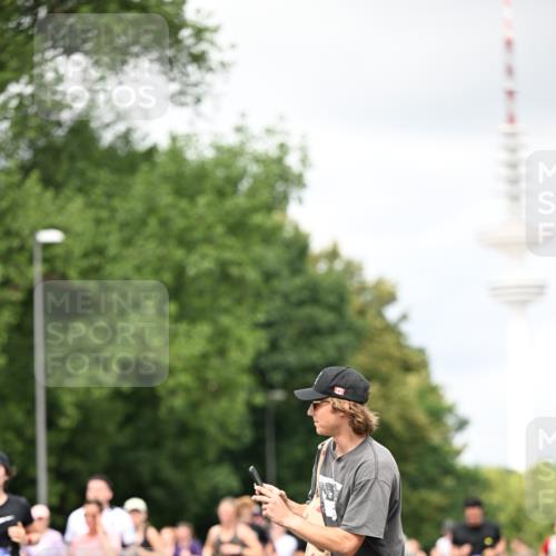 29.06.2025 - hella hamburg halbmarathon Dr. Thomas Lammeyer http://msf.ph/oto/8419767 29.06.2025 10:46:35 Kennedybrücke 1039, 1648, 1712, 2069, 2974, 3276, 3326, 3459, 3568, 4329, 4385, 4541, 4735, 4736, 4885, 5432, 5671, 6137, 6153, 6320, 6450, 7022, 7023, 7040, 7968, 8004, 8014, 8162, 8163, 8712, 9588, 10532, 10872, 11011, 11017, 11098 meine-sportfotos.de