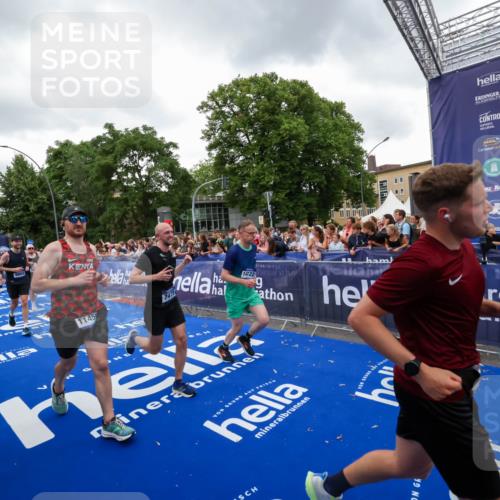 29.06.2025 - hella hamburg halbmarathon Zöllner http://msf.ph/oto/8419786 29.06.2025 10:52:47 Ziel 2287, 2346, 3999, 5116, 5169, 5194, 7475, 8172, 9065, 9163, 9869, 10115, 11459, 12482, 14122, 14805, 16467, 17198, 18331, 19244 meine-sportfotos.de