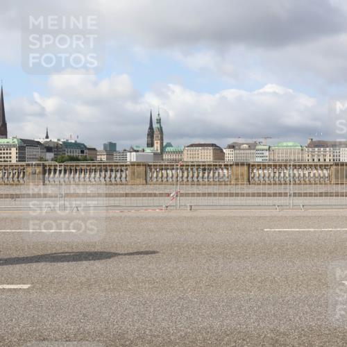 29.06.2025 - hella hamburg halbmarathon Lena Gebhardt http://msf.ph/oto/8419794 29.06.2025 08:57:38 Lombardsbrücke  meine-sportfotos.de