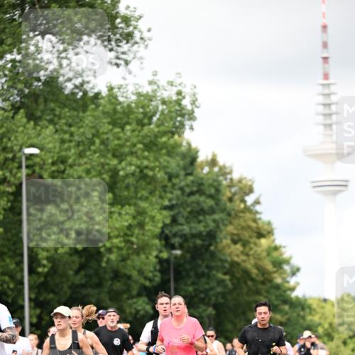 29.06.2025 - hella hamburg halbmarathon Dr. Thomas Lammeyer http://msf.ph/oto/8419816 29.06.2025 10:46:38 Kennedybrücke 1039, 1648, 1712, 2069, 2974, 3276, 3326, 3459, 3568, 4329, 4385, 4541, 4680, 4735, 4736, 4885, 5419, 5432, 5671, 6137, 6153, 6320, 6450, 7022, 7023, 7040, 7043, 7968, 8004, 8014, 8162, 8163, 8712, 10532, 10623, 10842, 10872, 11098 meine-sportfotos.de