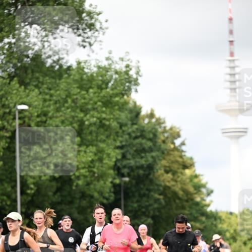 29.06.2025 - hella hamburg halbmarathon Dr. Thomas Lammeyer http://msf.ph/oto/8419841 29.06.2025 10:46:39 Kennedybrücke 1039, 1648, 1712, 2069, 2974, 3276, 3326, 3459, 3568, 4329, 4385, 4541, 4680, 4735, 4736, 4885, 5419, 5432, 5671, 6153, 6320, 6450, 7022, 7023, 7040, 7043, 7968, 8004, 8014, 8162, 8163, 8712, 9644, 10532, 10623, 10842, 10872, 11098 meine-sportfotos.de